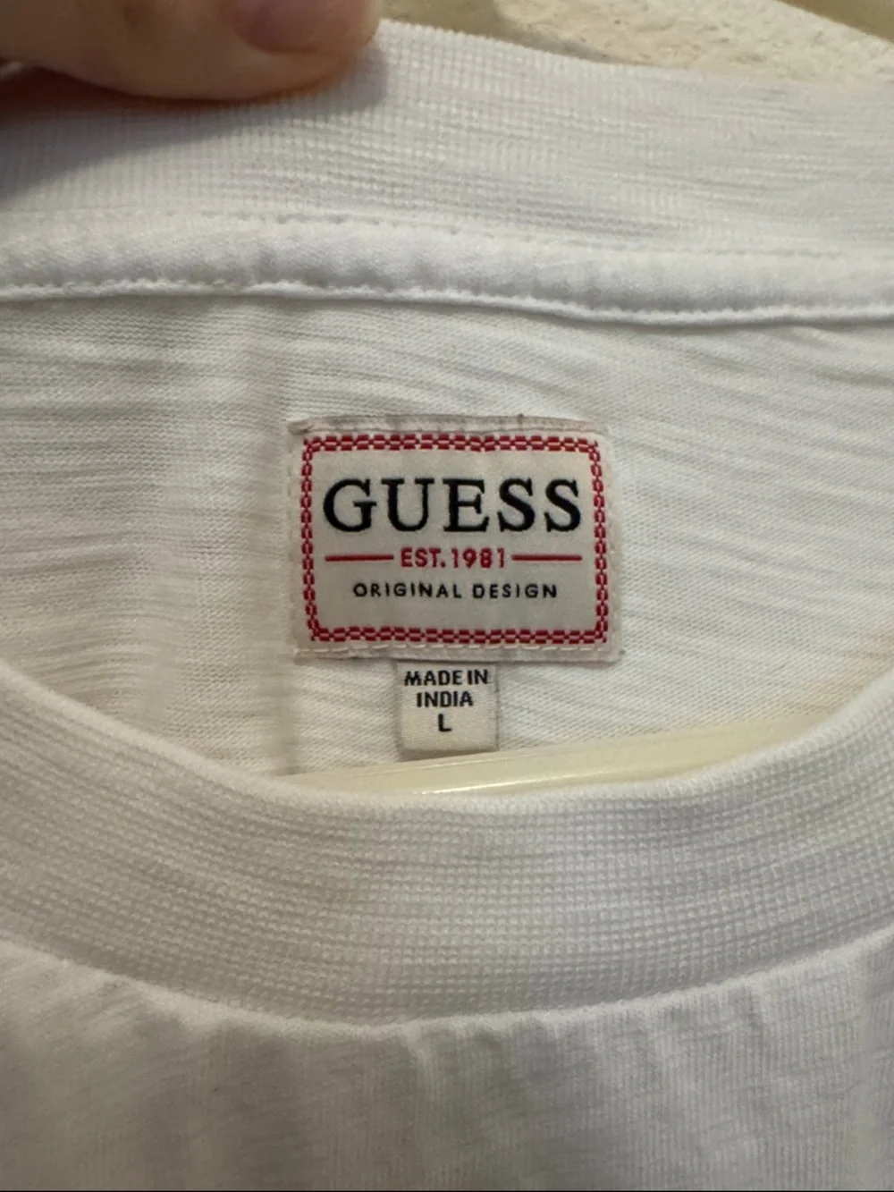 GUESS Minimalist Logo Tee - Picture 2 of 7